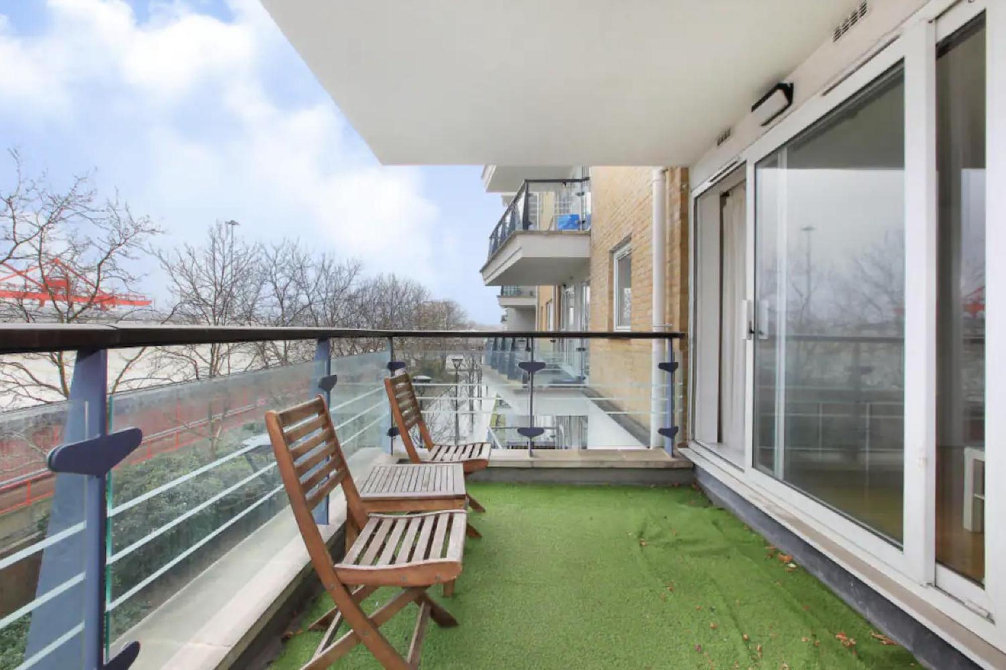 2 Bedroom Flat In Riverside West * Лондон